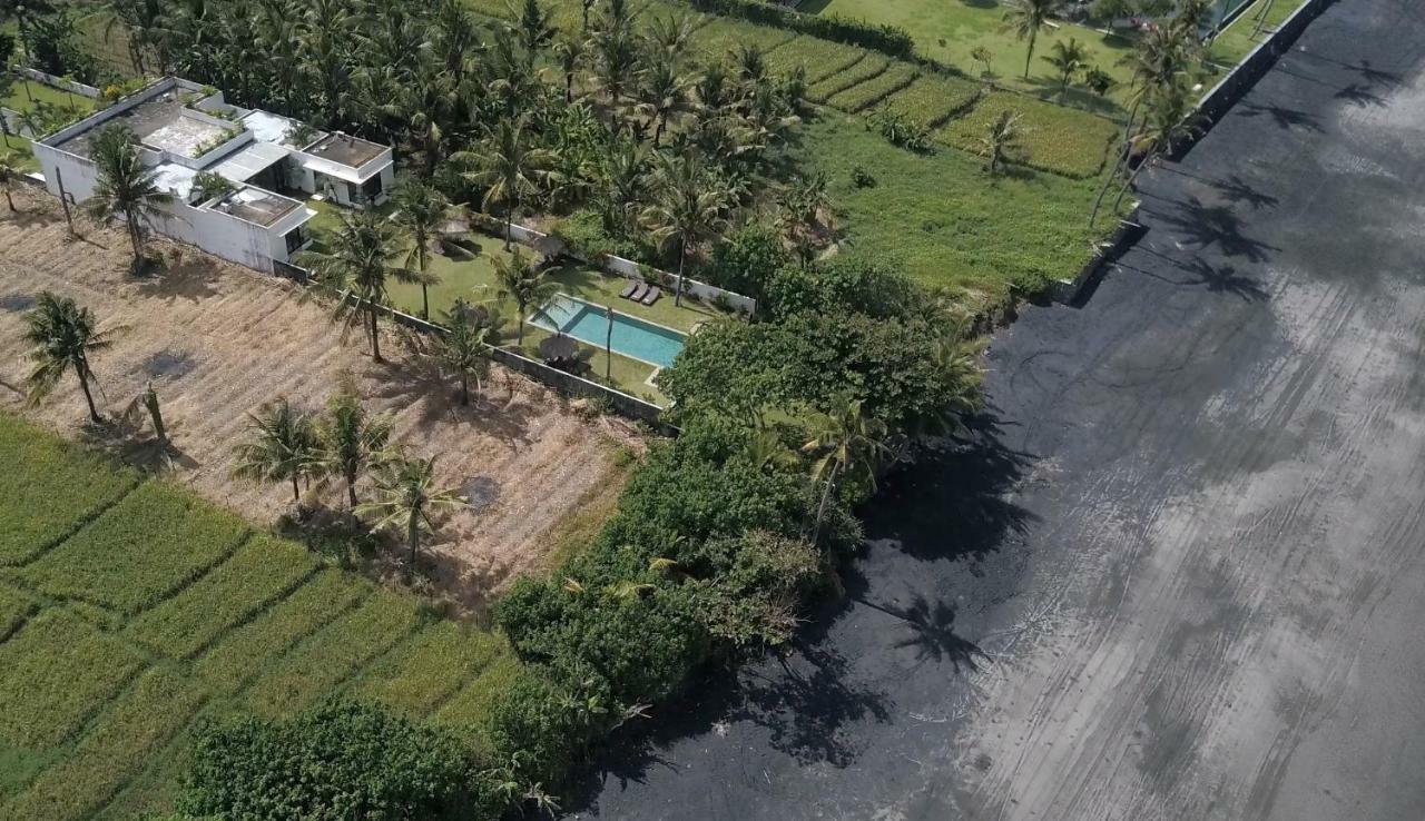 Pantai Hitam Villa Tabanan  Exterior photo